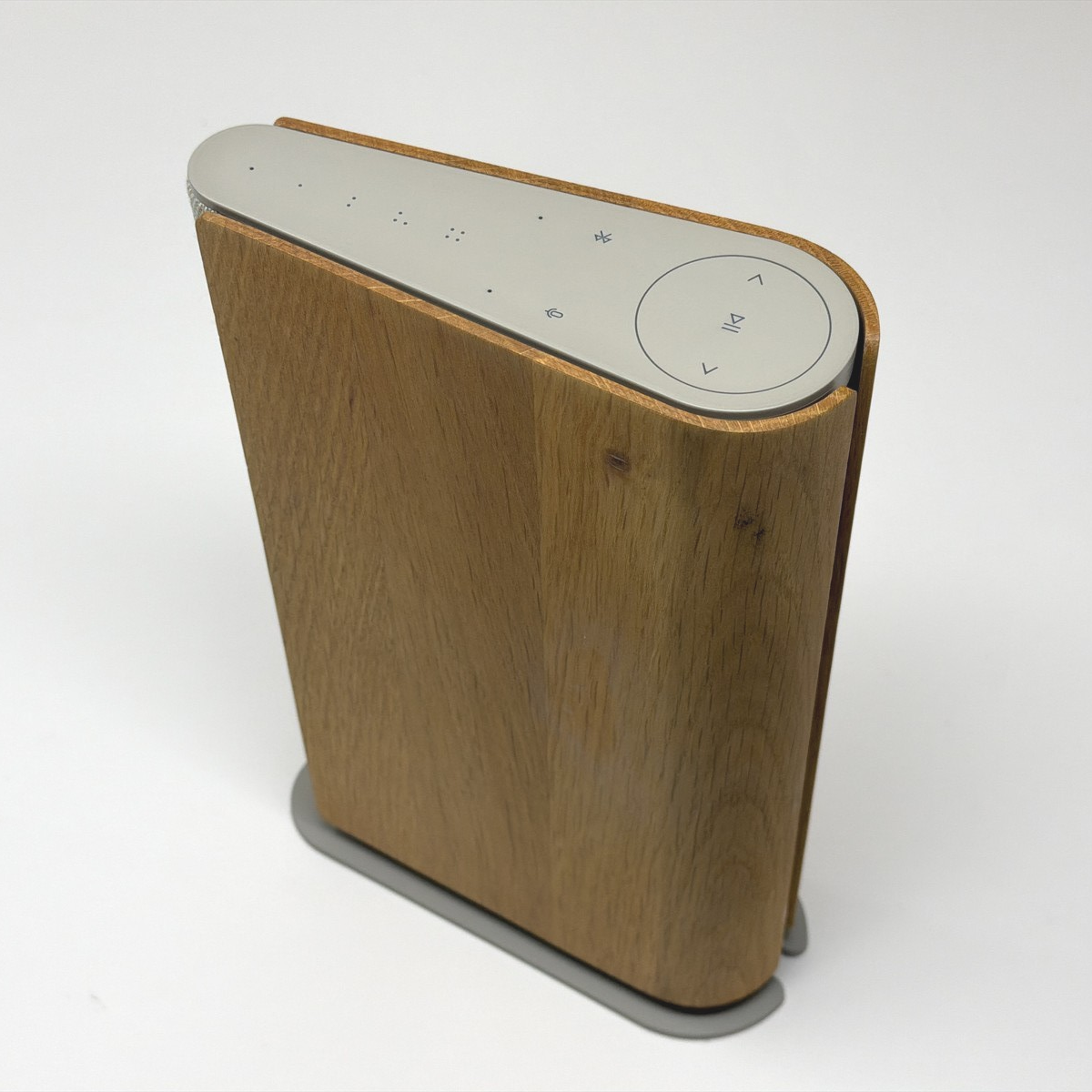 【美品・付属品完備】Bang & Olufsen Beosound Emerge Bang & Olufsen Beosound Emerge Gold Tone Aluminum/Light Oak Good