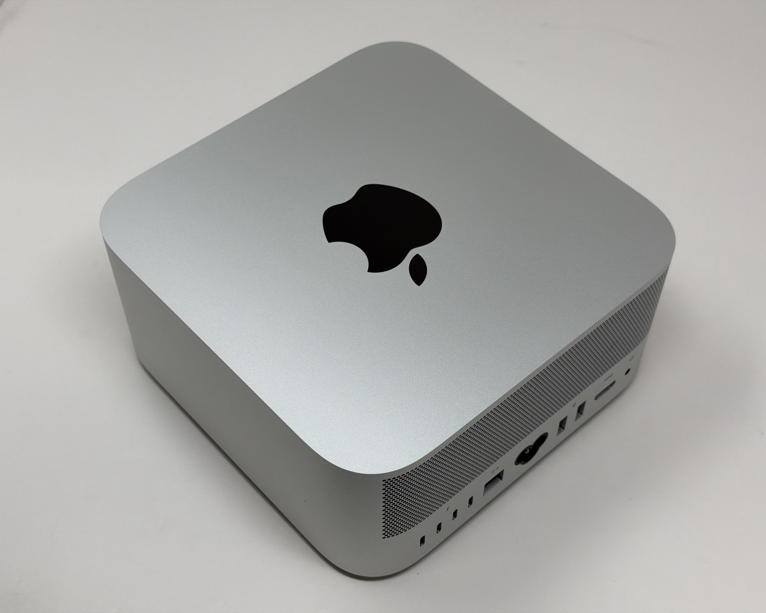 Apple Mac Studio M3 Ultra 28 Core 1TB SSD 96GB RAM 60 Core 2025