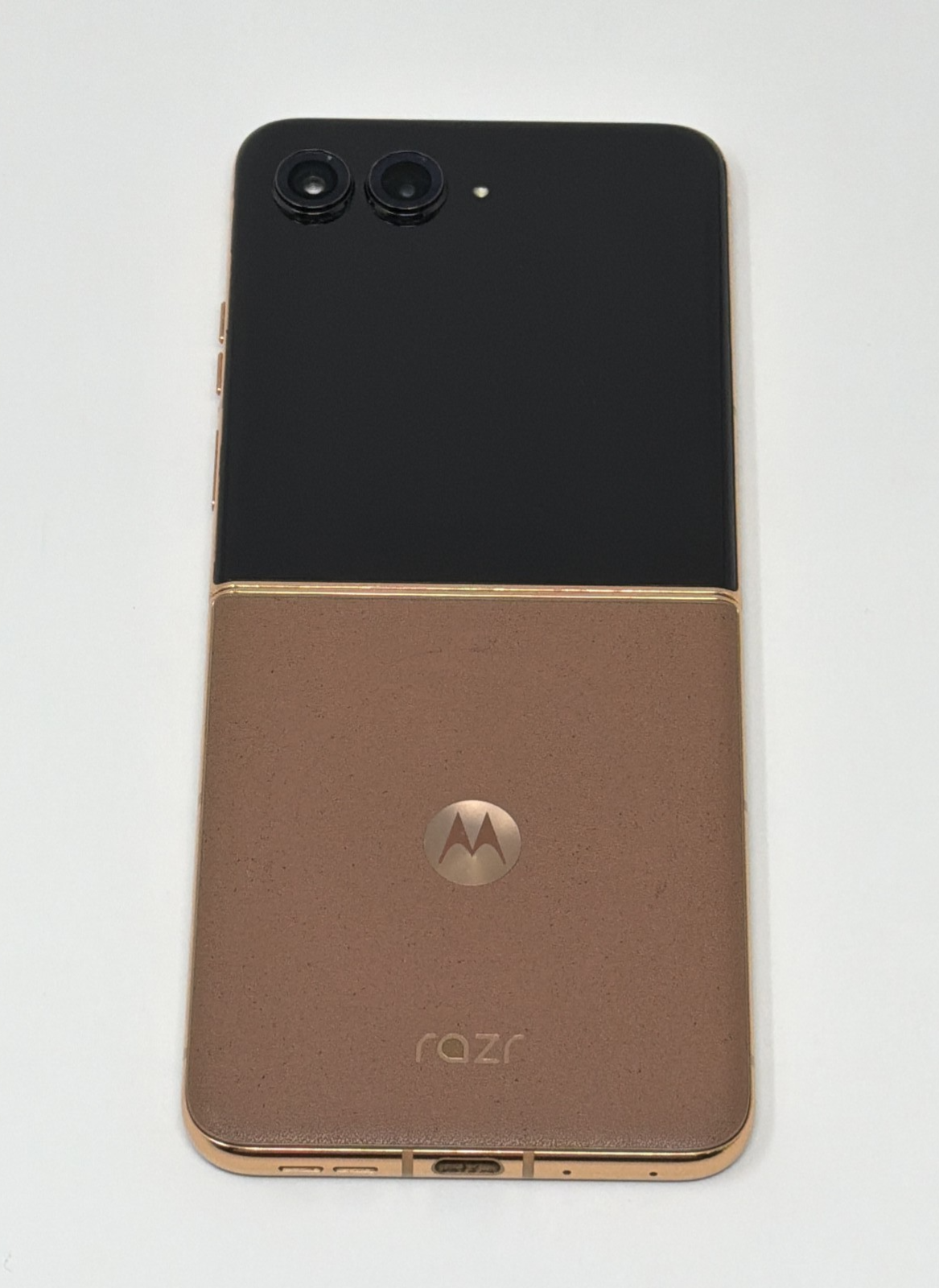 マロ Motorola Razr+ 2025 - 256GB - Mocha Mousse (Unlocked) XT2451-1