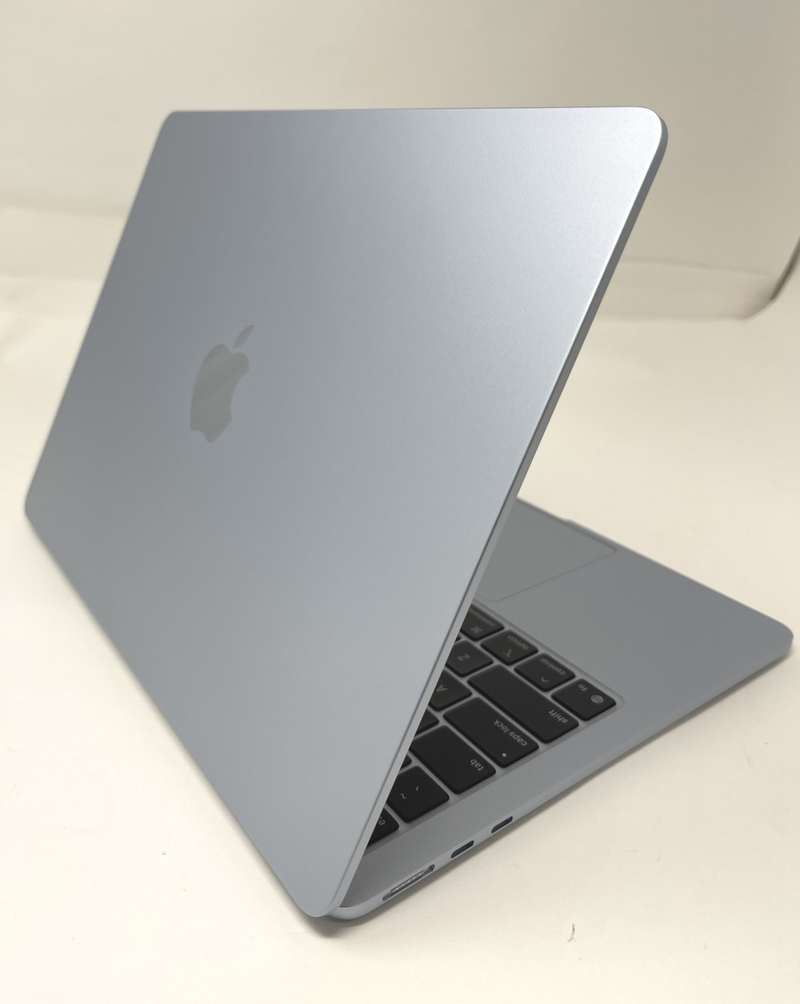 Apple Macbook Air M4 10-Core 13in 256GB SSD 16GB RAM 8-Core GPU