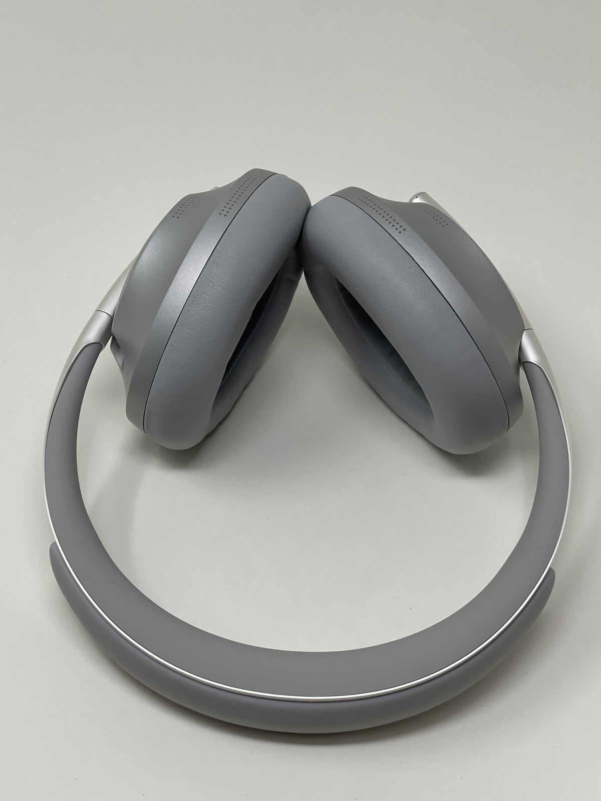 Bose Noise Cancelling 700 Bluetooth Headphones Silver Good – The