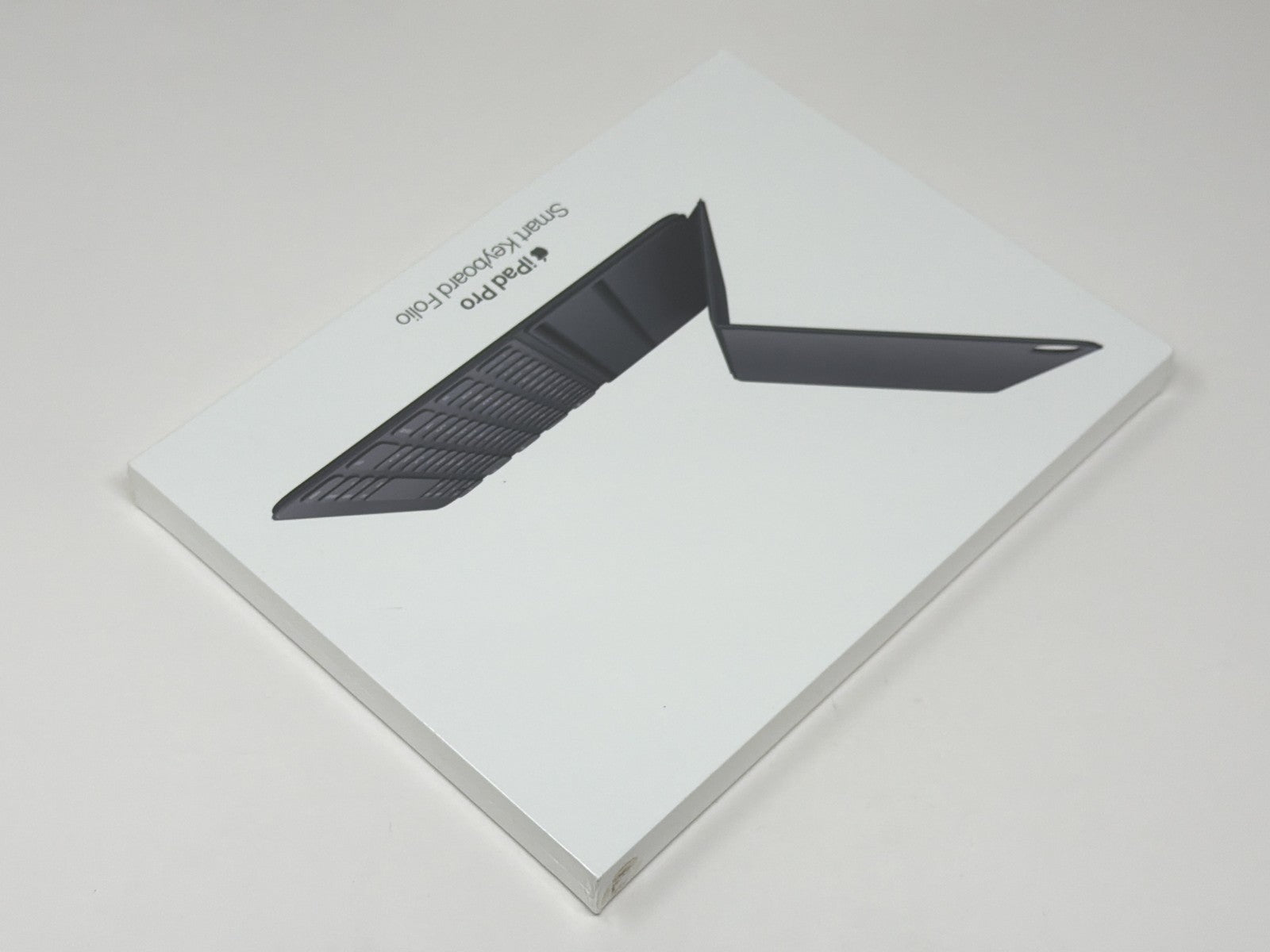 Apple Smart Folio for iPad Pro 11-inch (4th Generation) Black BNIB
