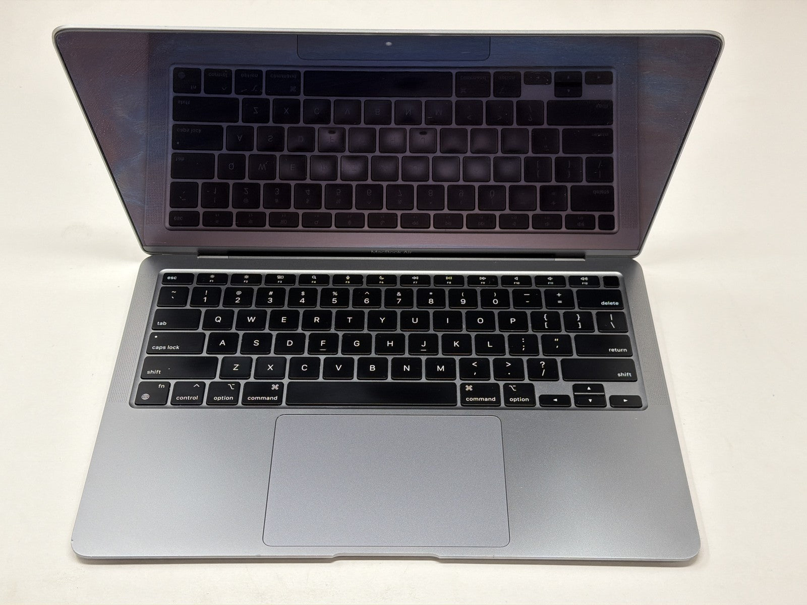 Apple Macbook Air M1 Chip 8-Core 13in 1TGB SSD 8GB RAM 7-Core GPU