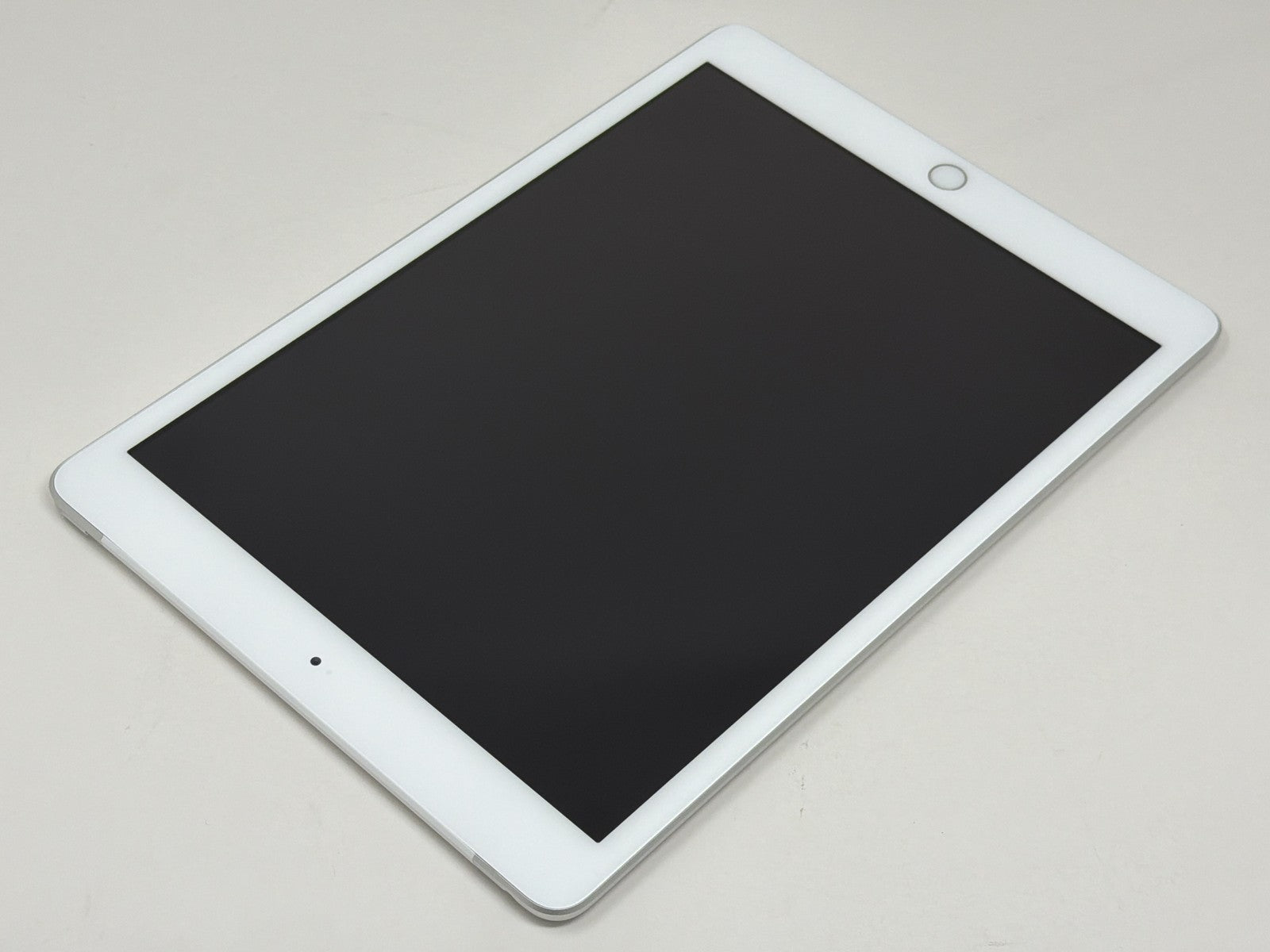 Apple iPad 8th Generation 10.2 32GB WiFi Cellular Silver A2429